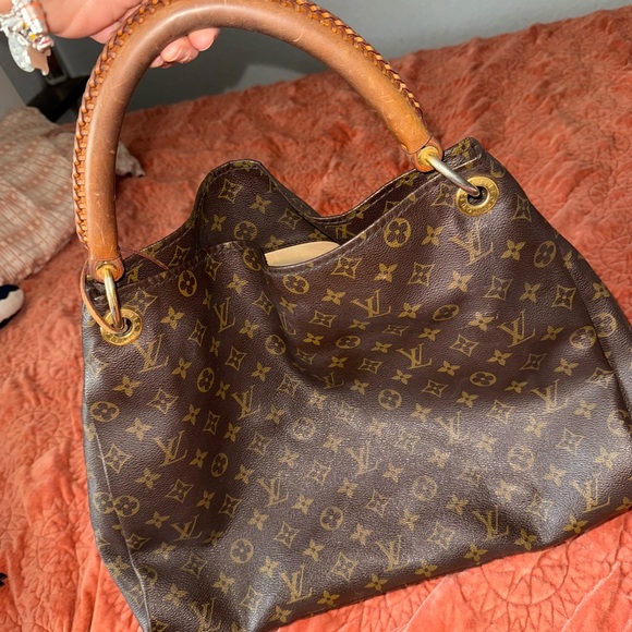 Louis Vuitton Handbags - Louis Vuitton Brown Monogram Shoulder Bag AUTHENTIC ‼️‼️